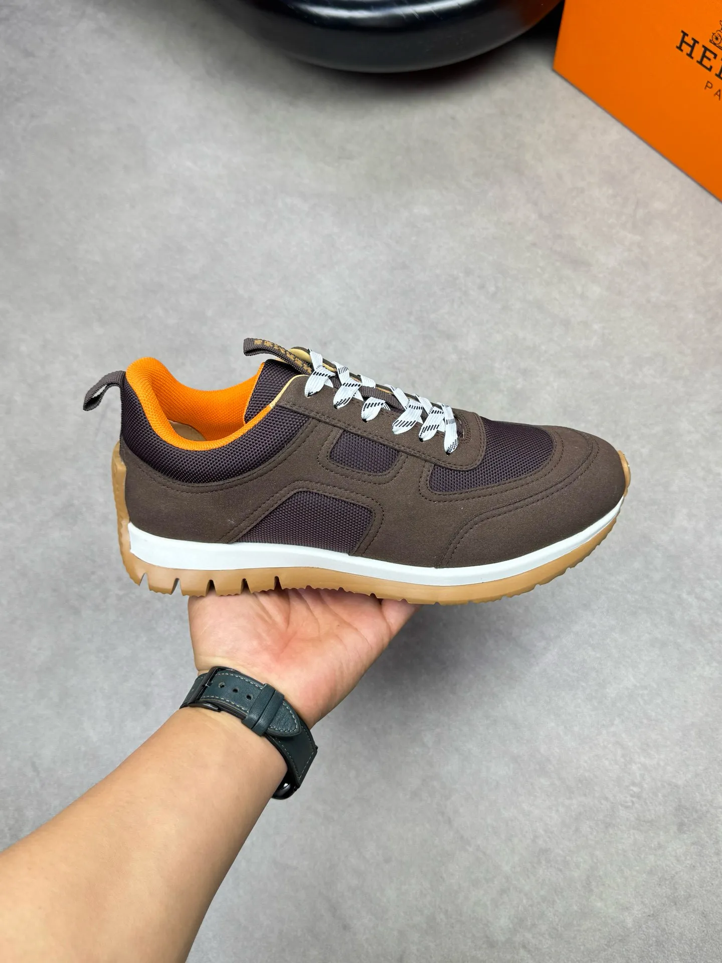 [HERMES] Hermès men's shoes 💰680💰 - high-end quality original items 🔍🔍🔍 casual sports shoes - upper: 🔝 suede environmentally friendly leather, brand high mercerized canvas body with forged ´H´ totem, tongue webbing injection molded brand logo - lining: brand canvas, foot pads; water-dyed cowhide -Outsole: ultra-light T men's shoes 💰U foam; two-color molded outsole -Ultra-high quality control, fine workmanship: highlighted (high-end, extravagance, grade) -Size: 39-44 (38, 45, can be customized)